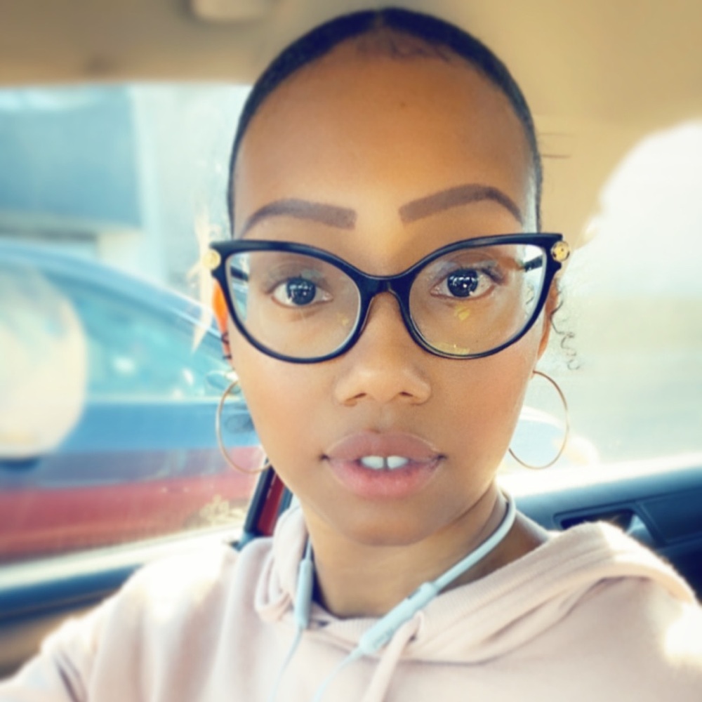 Meet your Posher, Venita